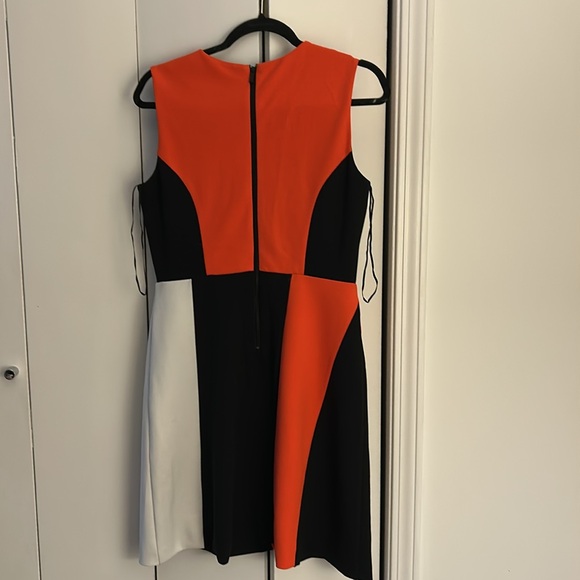 Womens block color dress. - Picture 4 of 5